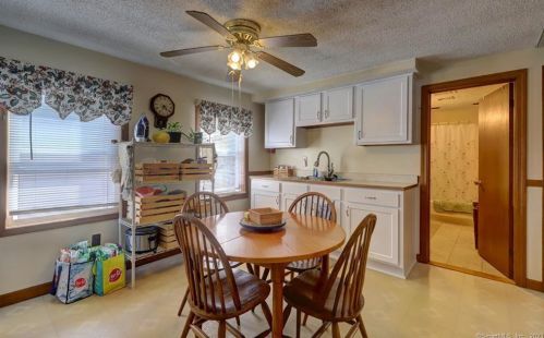 58 Washington St, Wallingford CT 06492-3530 exterior