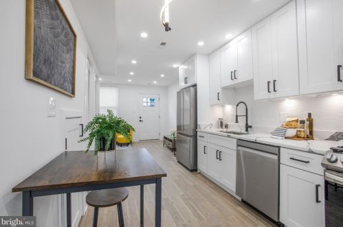 702 19 St, Washington DC 20002-4077 exterior