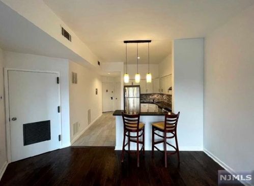 200 Paterson Plank Rd, Union City NJ 07087-3415 exterior