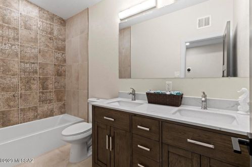 5862 Camino Arenosa, Tucson AZ  85718-4650 exterior