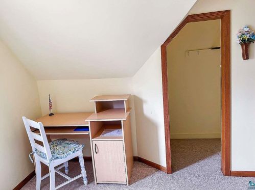 1217 10 St, Duluth MN 55806-1227 exterior