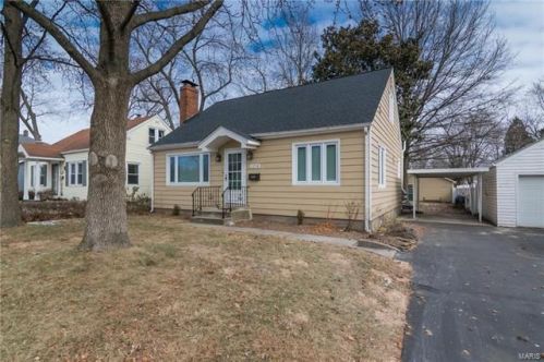 1214 Madison Ave, Edwardsville, IL 62025-2328