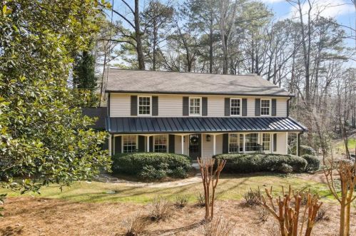 7105 Faunsworth Dr, Atlanta GA 30328-1941 exterior