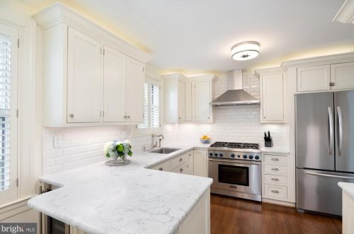 5103 Duvall Dr, Bethesda MD 20816-1871 exterior