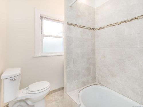 407 Columbus Ave, Mount Vernon NY 10553-1918 exterior