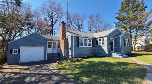 11 Briarwood Dr, Windsor, CT 06095-4469