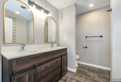 5 London Ct, Teaneck NJ 07666-6488 exterior