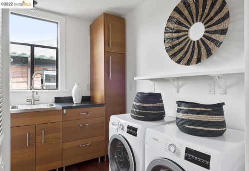 2747 Fulton St, Berkeley CA 94705-1031 exterior