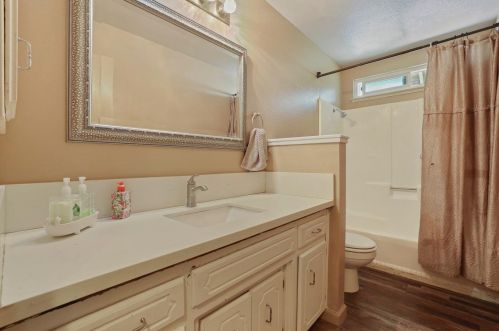 1345 Forest Dr, Turlock CA  95380-2905 exterior