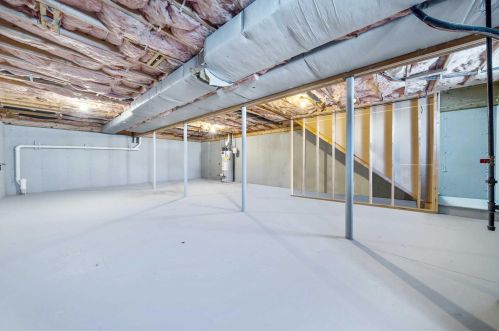 3 Amy Way, Concord NH 03303-1045 exterior