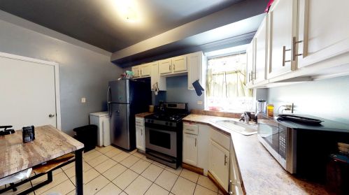 1055 Springfield Ave, Chicago IL 60624-4026 exterior