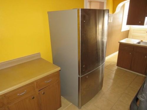 911 Kennebec St, Pittsburgh PA 15217-2605 exterior