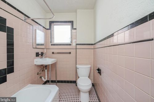 1904 22nd St, Philadelphia PA 19121-2112 exterior