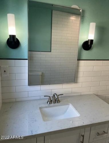 2041 16 Ave, Phoenix AZ 85021-5411 exterior