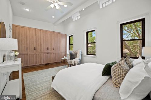 1713 Bay St, Washington DC 20003-1647 exterior