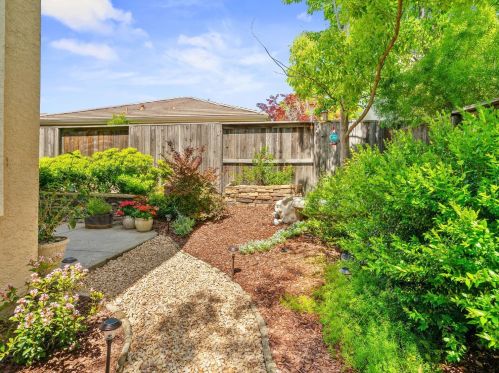 253 Marsalla Dr, Folsom CA 95630-7201 exterior