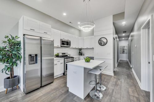 2718 Monroe St, Chicago IL 60624-2661 exterior