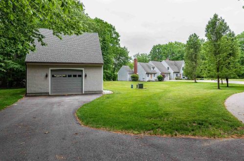 36 Three Rivers Farm Rd, Dover NH 03820-5105 exterior