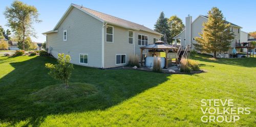 2073 Conifer Rdg Dr, Byron Township MI 49315-7929 exterior