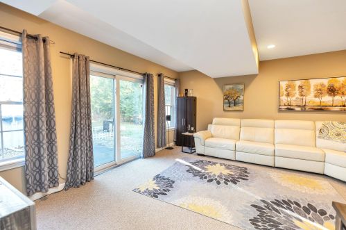 102 Bog Rd, Concord NH 03303-1008 exterior