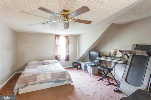 540 Riv Dr, Camden NJ 08110-2918 exterior