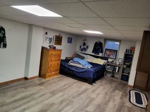 1204 Fleetwood Dr, Manitowoc WI 54220-2362 exterior