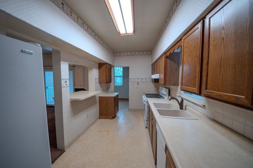 3034 Merwyn Ave, Pittsburgh PA 15204-1833 exterior