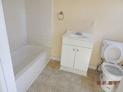 19 Aspen St, Ware MA 01082-1056 exterior