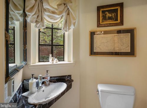 2446 Kalorama Rd, Washington DC 20008-1625 exterior