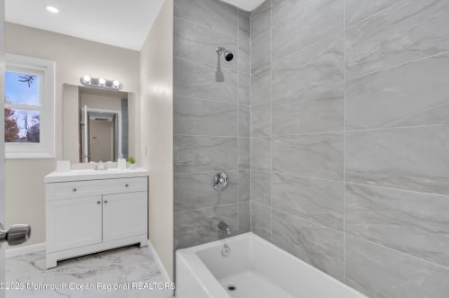 176 Bartley Rd, Jackson Twp NJ  08527-1240 exterior