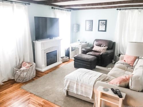 957 Main St, Killingly, CT 06239-1401