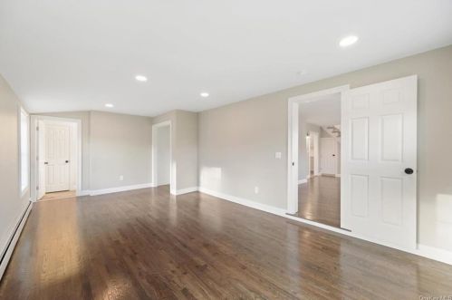 92 Railroad Ave, Montgomery NY  12549-1518 exterior