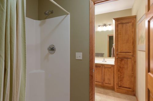 1676 Isabella Pkwy, Chaska MN 55318-3214 exterior