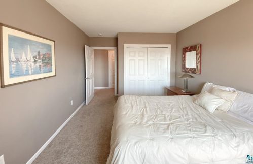 703 4 St, Duluth MN 55806-2437 exterior