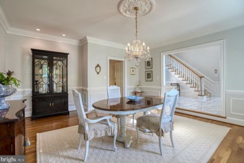 1613 Maddux Ln, Mc Lean VA 22101-3200 exterior