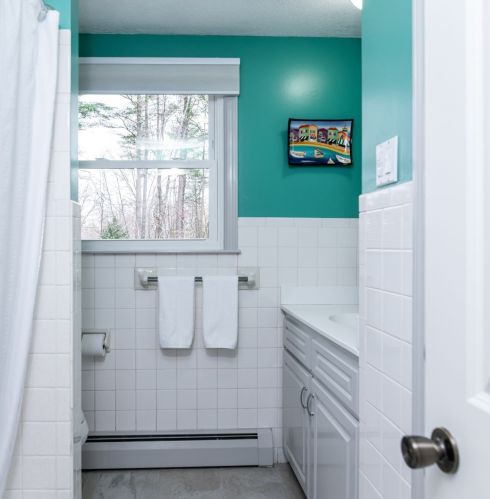 136 Sewalls Fls Rd, Concord NH 03301-4725 exterior