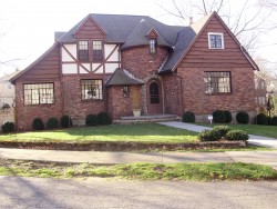 32 Stuart Rd, Newton, MA 02459-1260