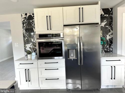 99 Elfreth Rd, Huntingdon Valley PA  19006-1210 exterior