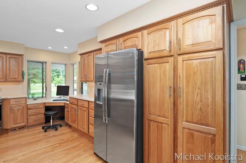 1742 Derbyshire St, Grand Rapids MI 49508-2522 exterior