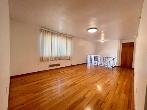 215 Walnut St, Pittsburgh PA  15238-3362 exterior