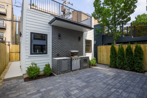 1323 Nelson St, Chicago IL 60657-3103 exterior