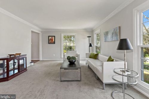 701 Rdg Dr, Mc Lean VA 22101-1620 exterior