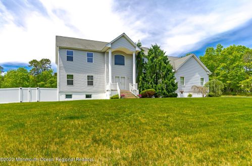 660 Berkeley Ave, Berkeley Township NJ 08721-3703 exterior