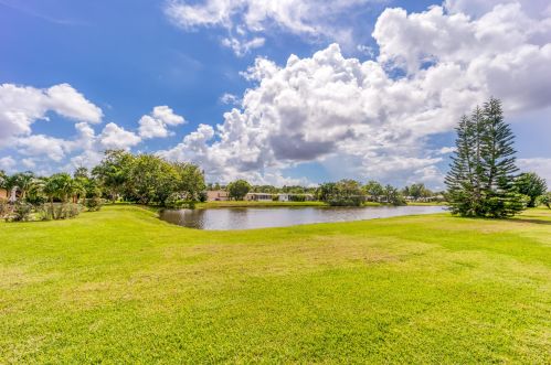 57 Huarte Way, Fort Pierce FL 34952-8548 exterior