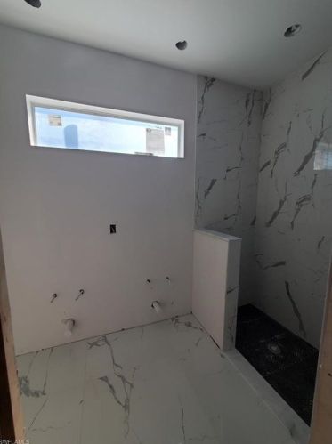 2983 6 St, Naples FL 34120-1330 exterior