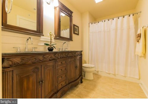 676 Beatty Rd, Media PA 19064-1512 exterior