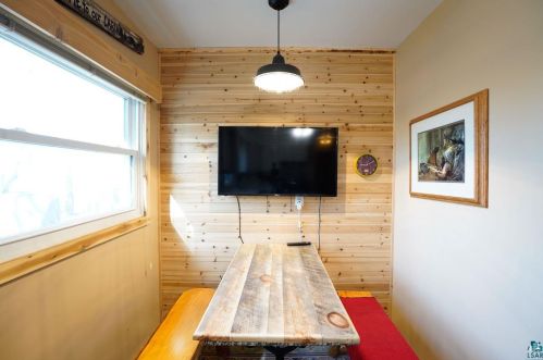 2212 Hoover St, Duluth MN 55811-3012 exterior