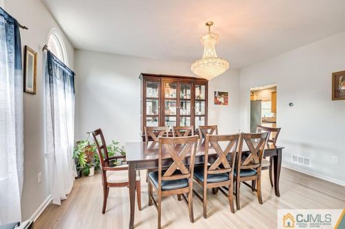 16 Sonia Ct, Edison NJ 08820-4443 exterior