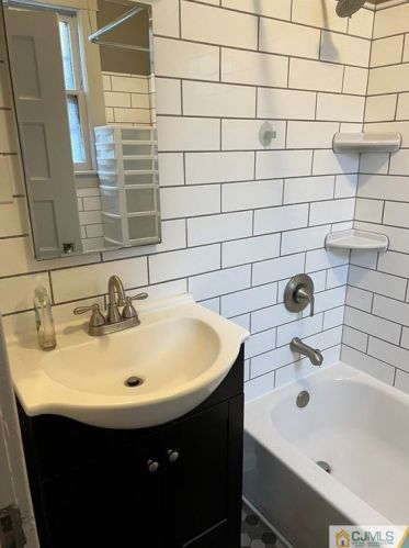 244 Hamilton St, New Brunswick NJ 08901-2206 exterior