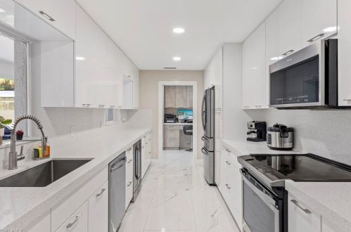 3790 8 Ave, Naples FL 34120-4923 exterior